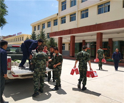 一家親│興海銅鑫慰問(wèn)部隊官兵，共話(huà)軍企團結魚(yú)水情